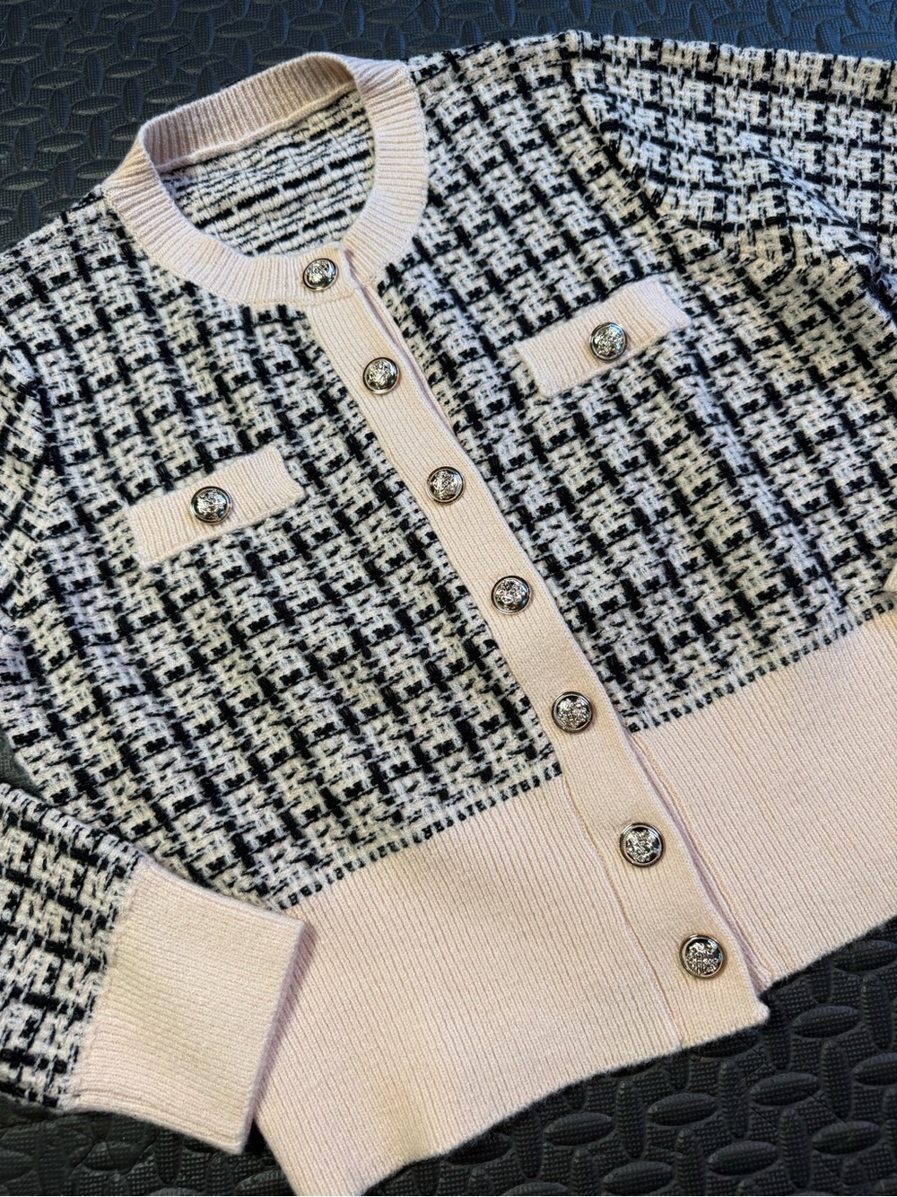 Black Cream Tweed Knit Cardigan Gold Crest Buttons XL Quiet Luxury - Picture 3 of 9